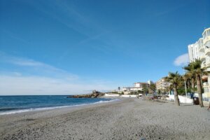 Playa La Torrecilla in Nerja